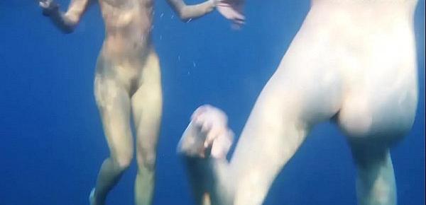  2 Hot Girls naked in the sea swimming